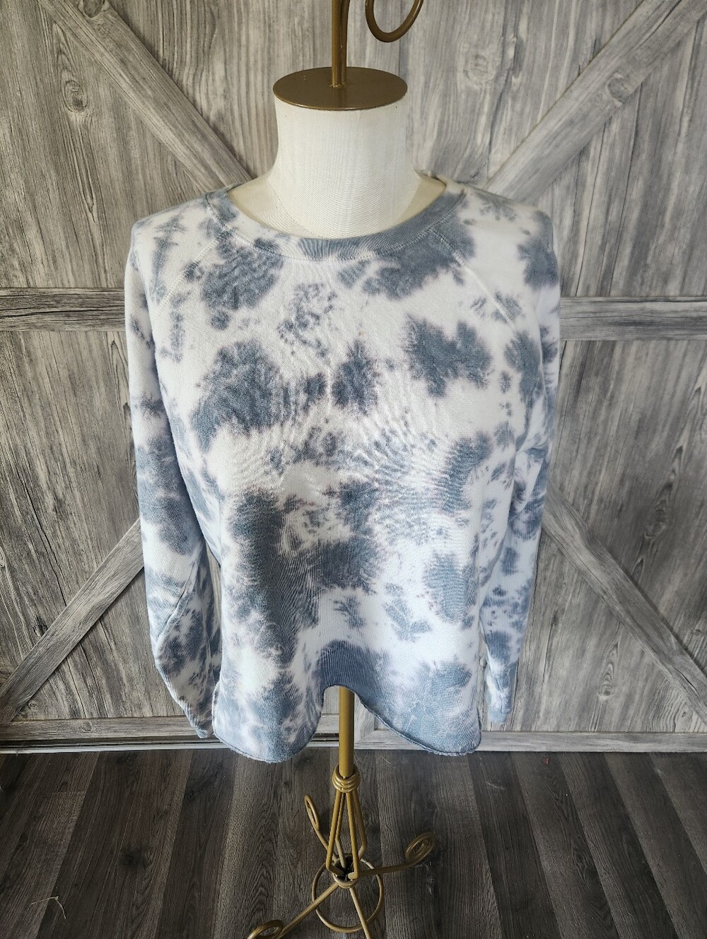 Retro Brand Tie-Dye Long Sleeve Crewneck Sweatshirt - Blue and White